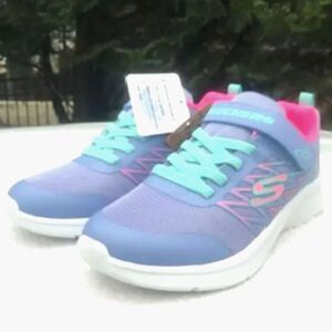 Unisex-Child Microspec Plus Swirl Sweet Sneaker . Size: 4  . Skechers New in Box